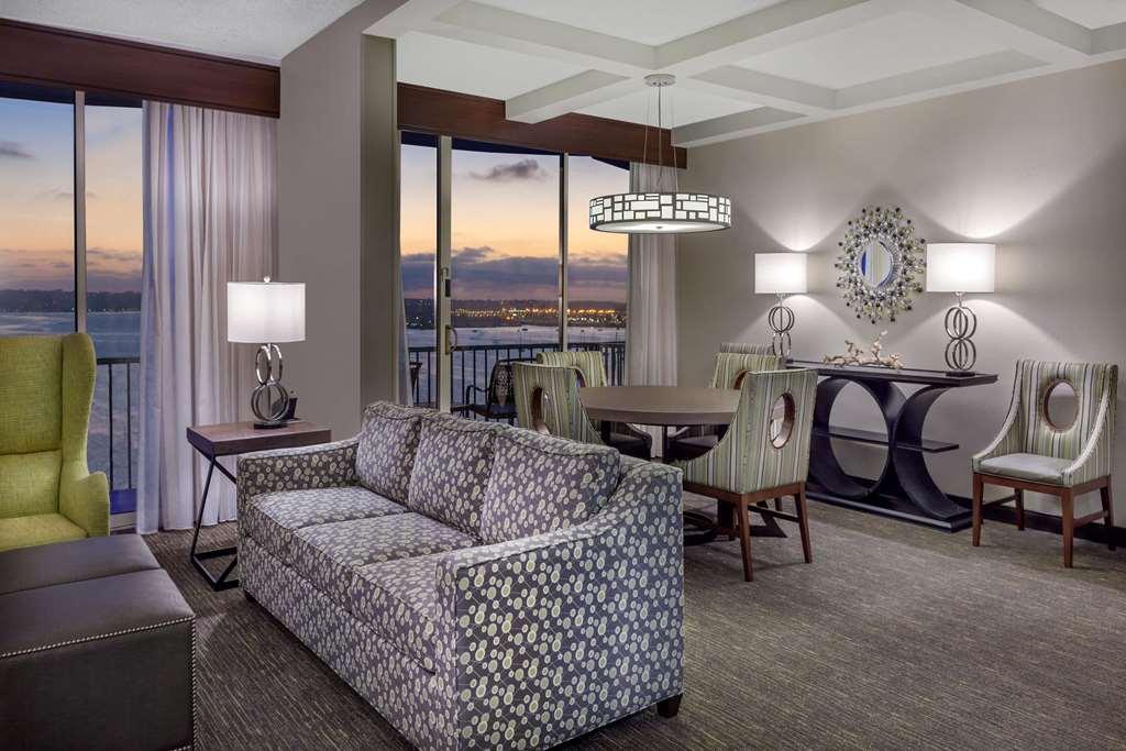 Wyndham Bayside Hotel